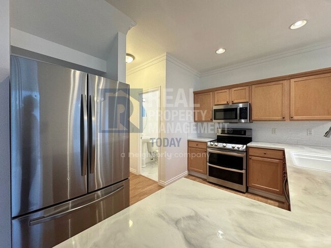 Building Photo - Great 3 Bedroom In South Hill!