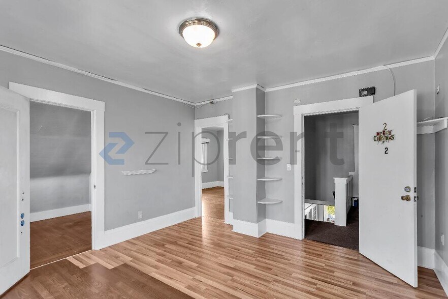 Building Photo - Unit 2