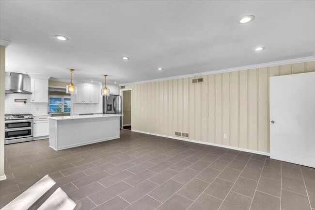 Building Photo - 317 Kensington Dr