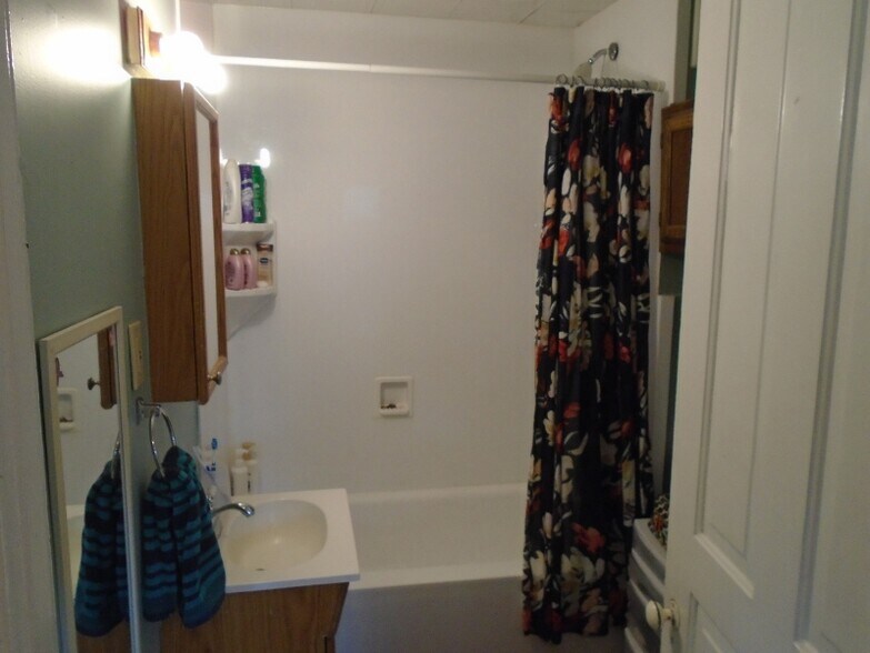 Building Photo - 209 Fuller Ave SE