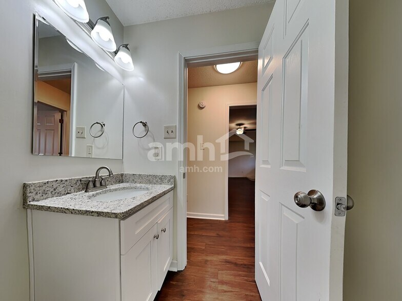 Building Photo - 3433 Sundial Dr