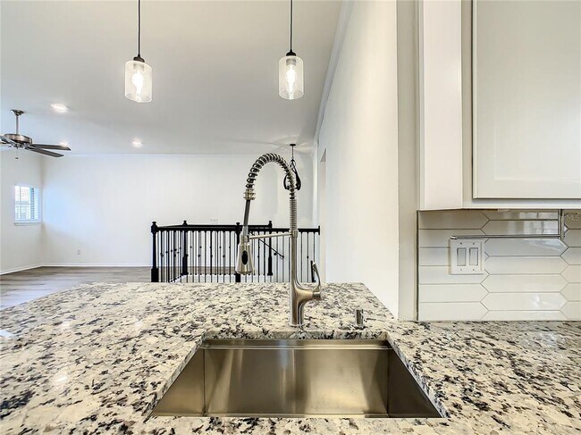 Building Photo - 1001 Via Santae Ln