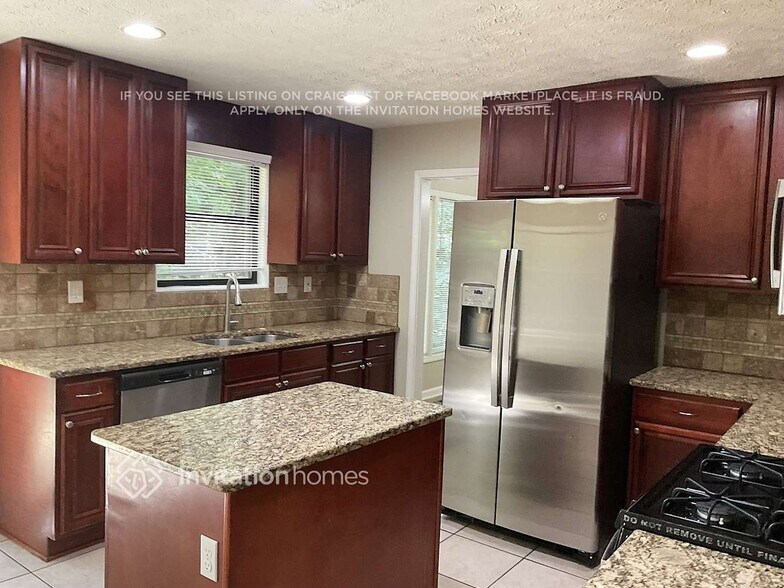 Building Photo - 2320 Tapanzee Ln