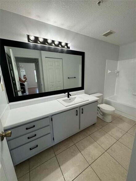 Building Photo - 5618 Pinnacle Heights Cir