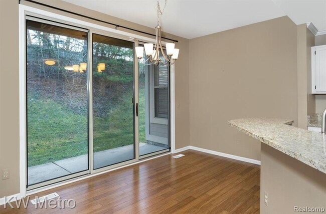 Building Photo - 516 Newburne Pointe
