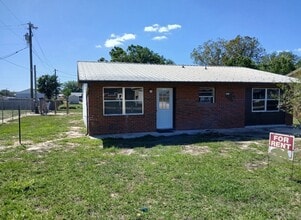 Building Photo - 13 Denise Ave