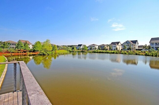 Building Photo - 146 Winding Branch Dr