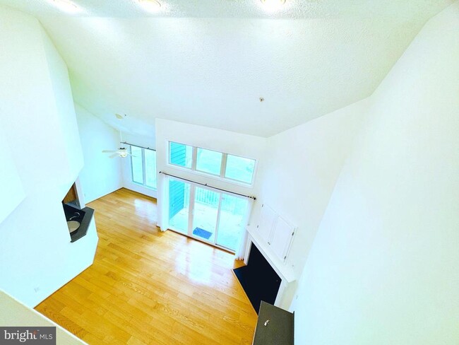 Building Photo - 640 Oakland Hills Dr