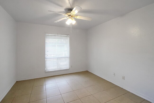 Building Photo - 5929 Queensloch Dr