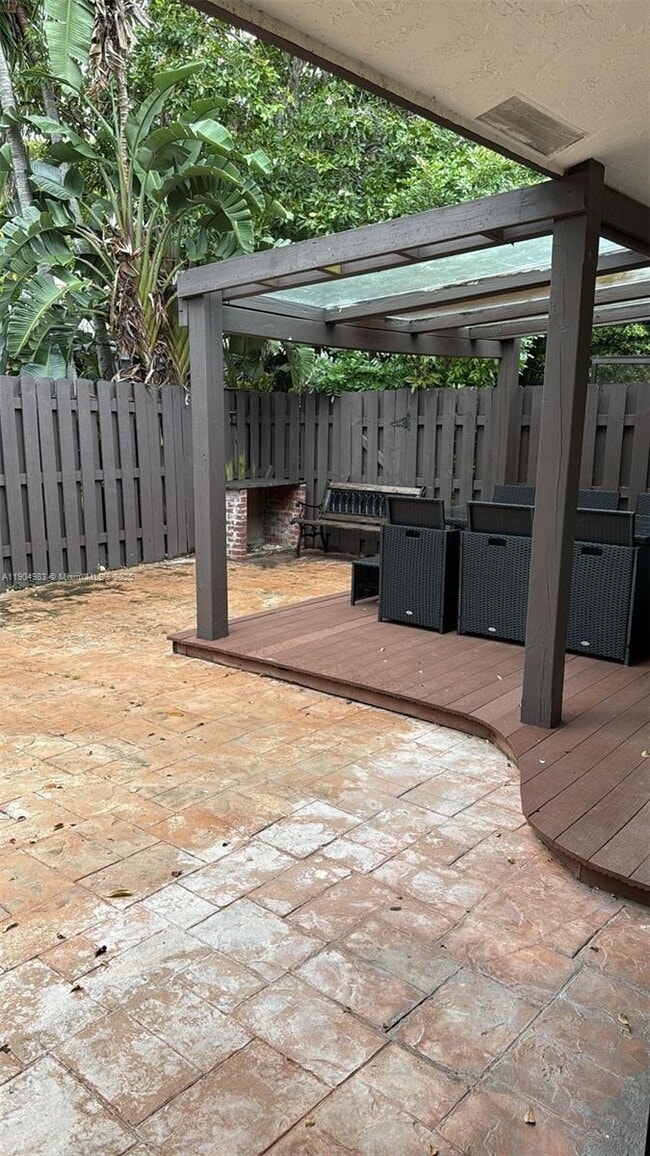 Building Photo - 546 NE 199th Ln