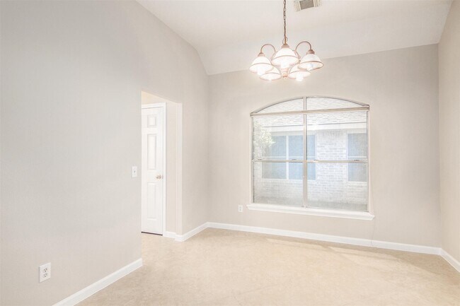 Building Photo - 20719 Medallion Pointe Dr