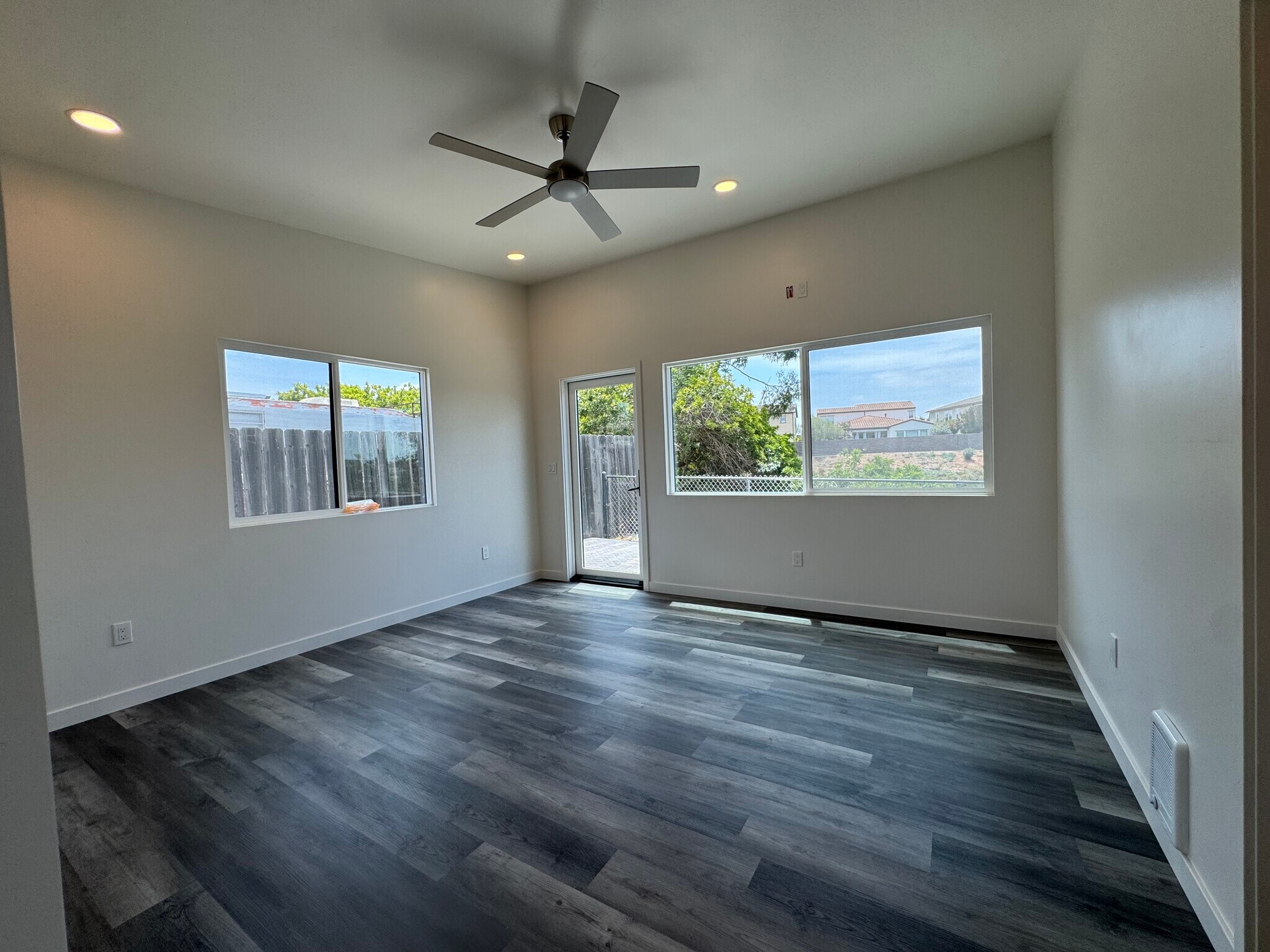 Building Photo - 3535 Hatteras Ave