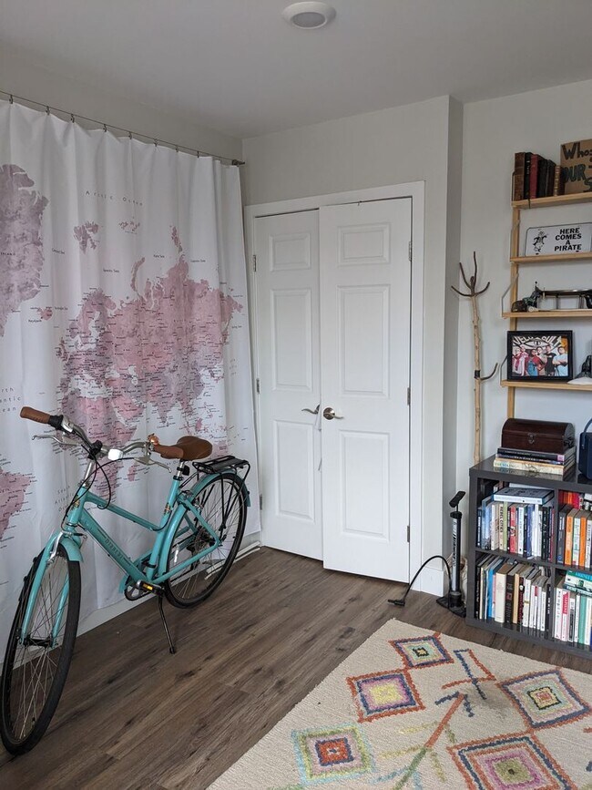 Building Photo - 721 S 4th St