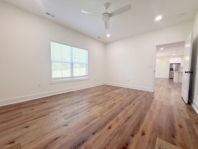 Building Photo - 3-Bedroom Home Steps from Resort-Style Pool with Jack-and-Jill Bath