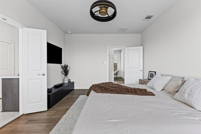 Building Photo - 904 Azul Lagoon Dr