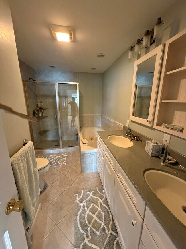 Building Photo - 250 Steves Scenic Dr