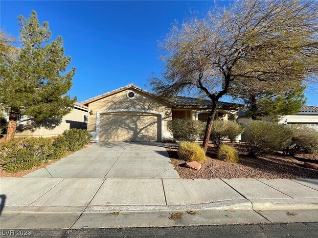 Building Photo - 3216 Stratford Hall Ct