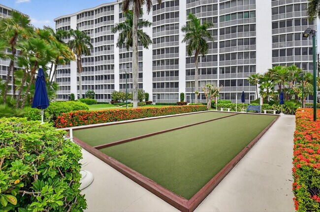 Building Photo - 3212 S Ocean Blvd