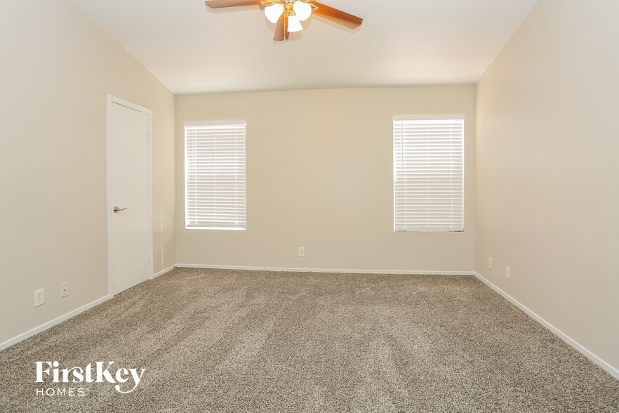 Building Photo - 3452 Canter Dr