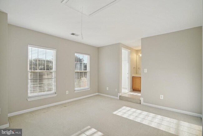 Building Photo - 13740 Piedmont Vista Dr