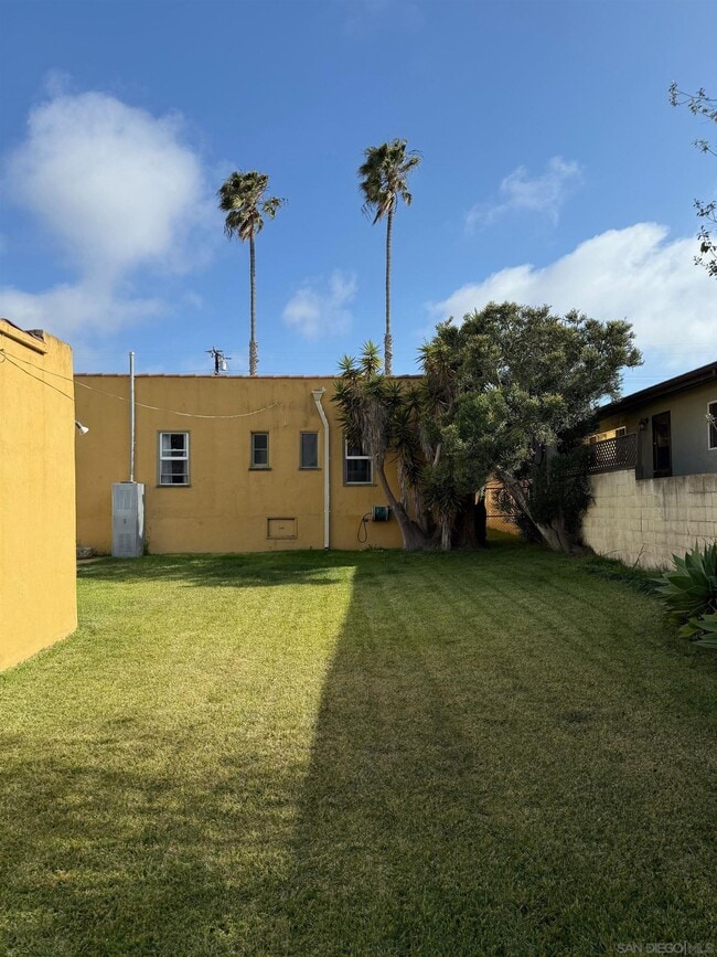 Building Photo - 2217 Harriman Ln