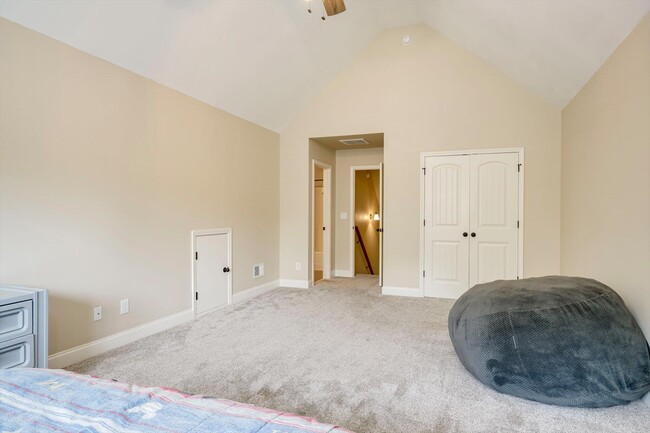 Building Photo - 520 Equinox Loop