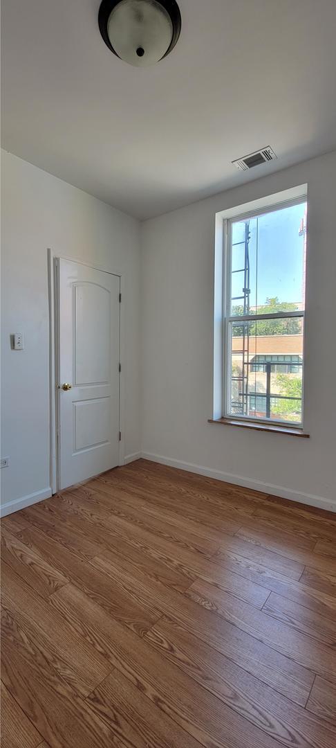 Building Photo - 1361 N Wells St