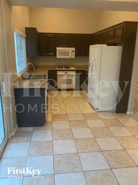 Building Photo - 3185 Strawberry Park Dr