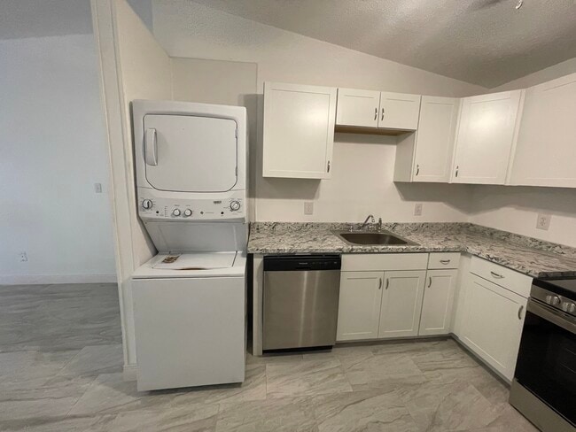 Building Photo - 6831 Tiki Ln