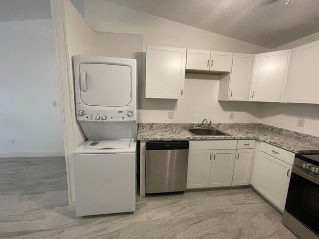 Building Photo - 6832 Tiki Ln