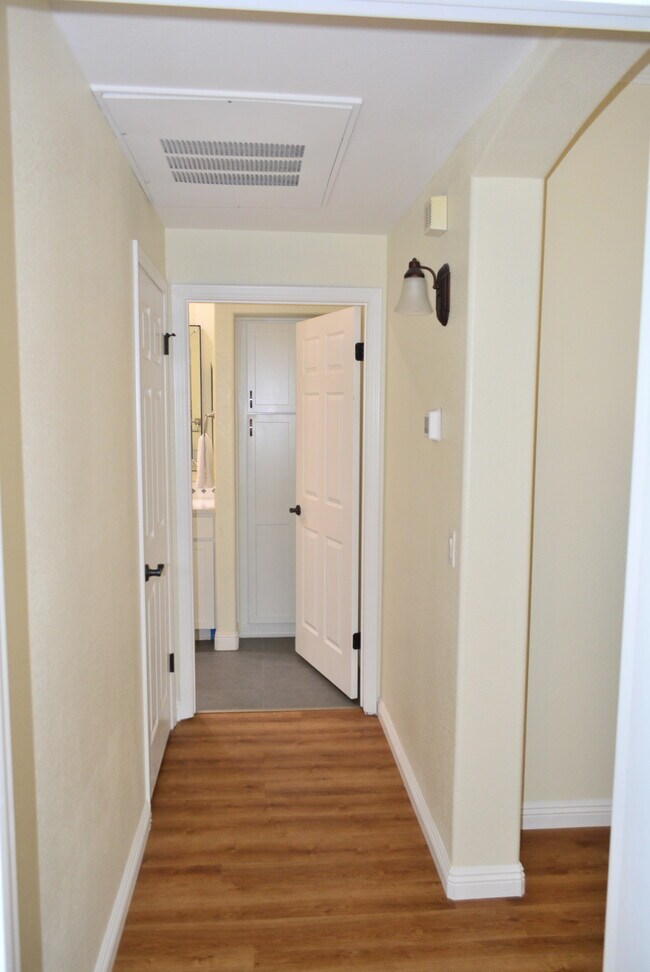 Building Photo - 7050 E Sunrise Dr