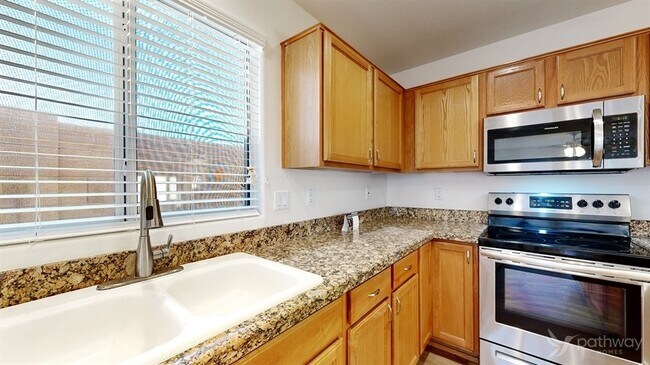 Building Photo - 44336 W McClelland Dr
