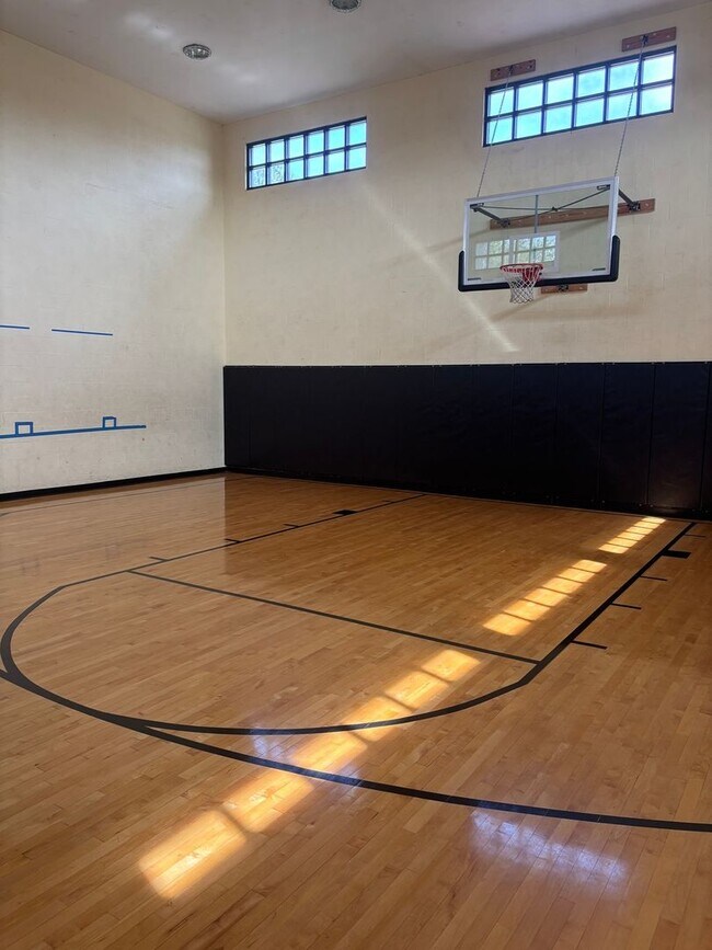 Building Photo - 1967 Cormorant Ct