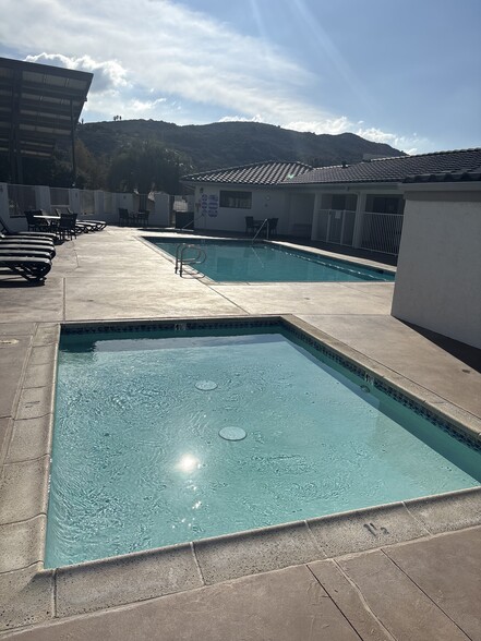 community pools - 15935 Spring Oaks Rd