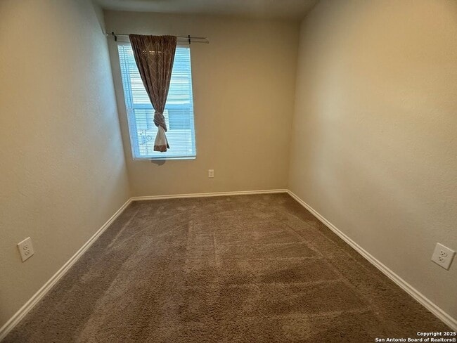 Building Photo - 9011 Little Hoss