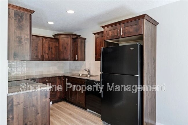 Building Photo - 2607 N Lancaster Dr