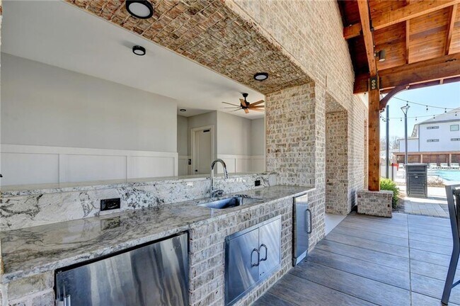 Building Photo - 4536 Molder Dr