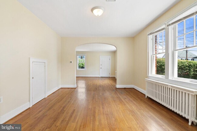 Building Photo - 117 W Cork St