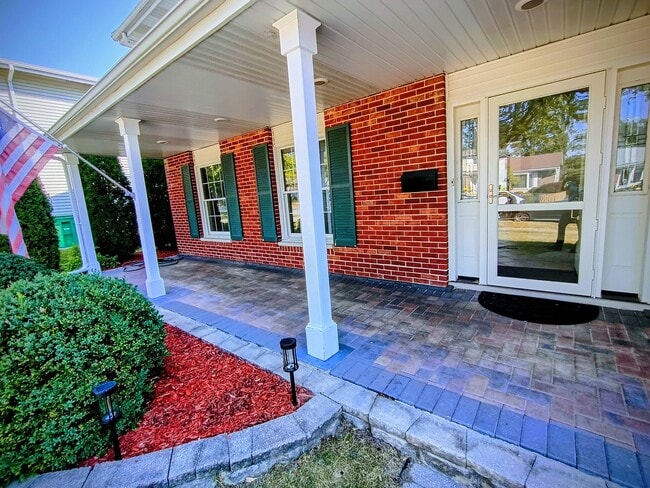 Building Photo - 1367 S Elizabeth St