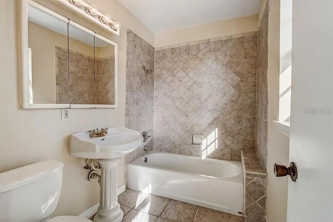 Building Photo - 7326 Lake Floy Cir