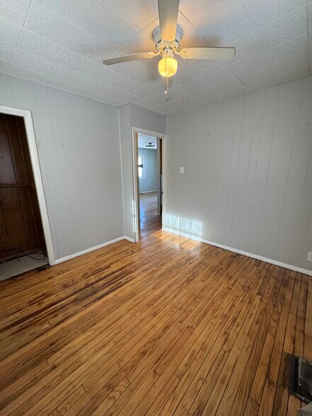 Building Photo - 381 Alena St