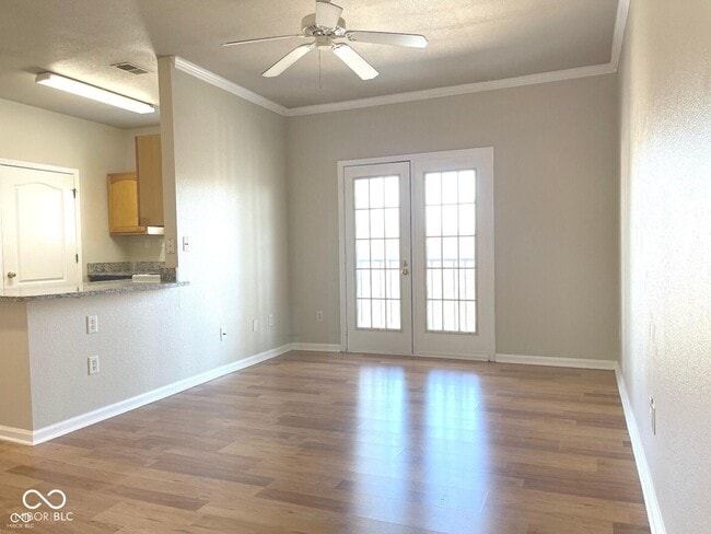 Building Photo - 12840 University Crescent