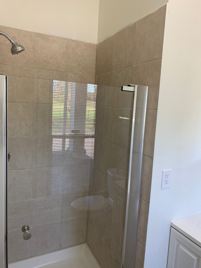 Bathroom # 1 - 1540 Moreland Ave