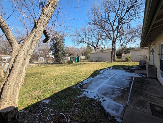 Building Photo - 2559 Valwood Pkwy