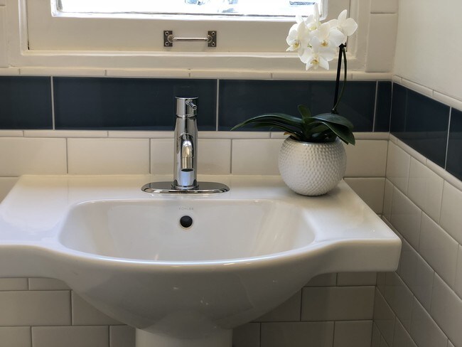 Bathroom - 2357 Griffith Park Blvd
