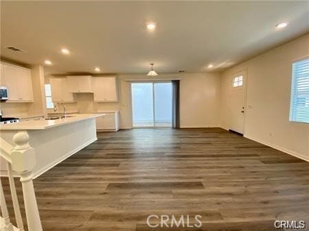 Building Photo - 5585 Valencia Dr