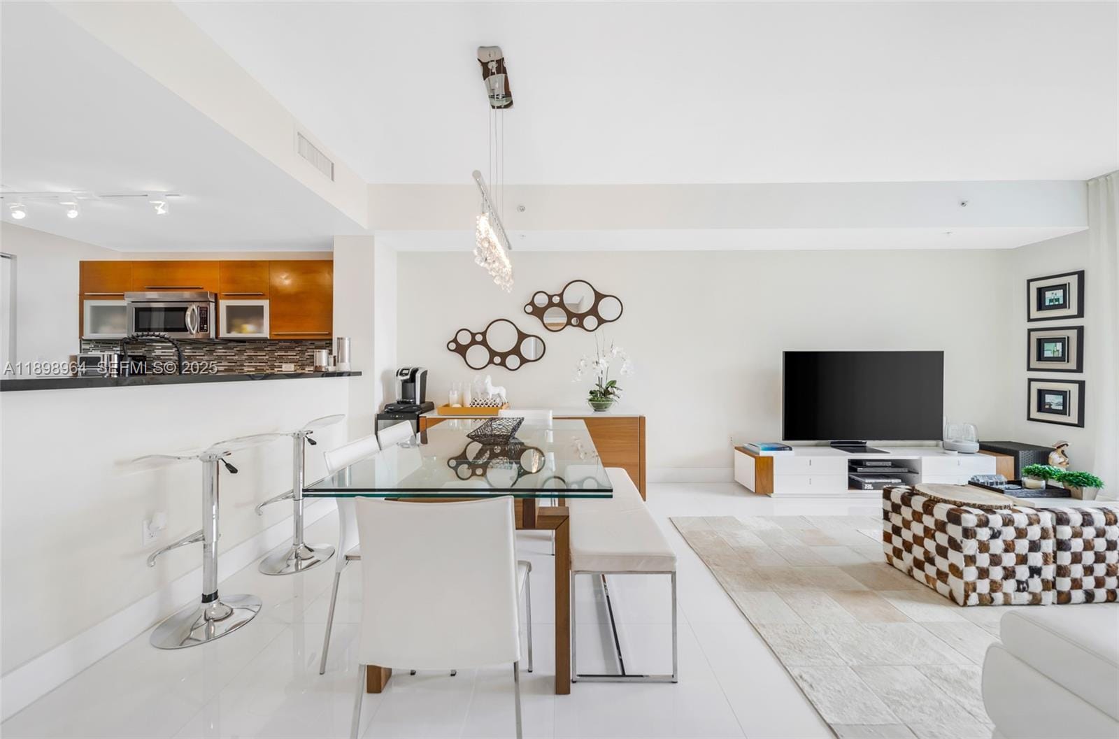 Building Photo - 253 NE 2nd St