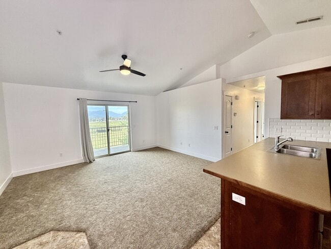 Building Photo - 1045 S 1700 W