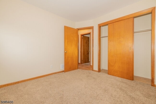 Building Photo - 216 Ringwood Ave