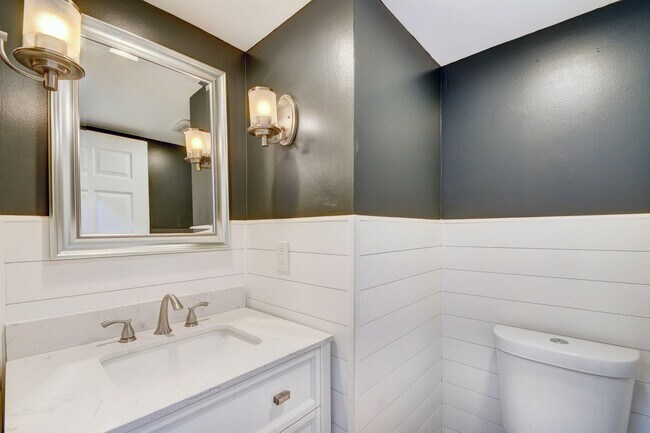 Building Photo - 12212 Sag Harbor Ct